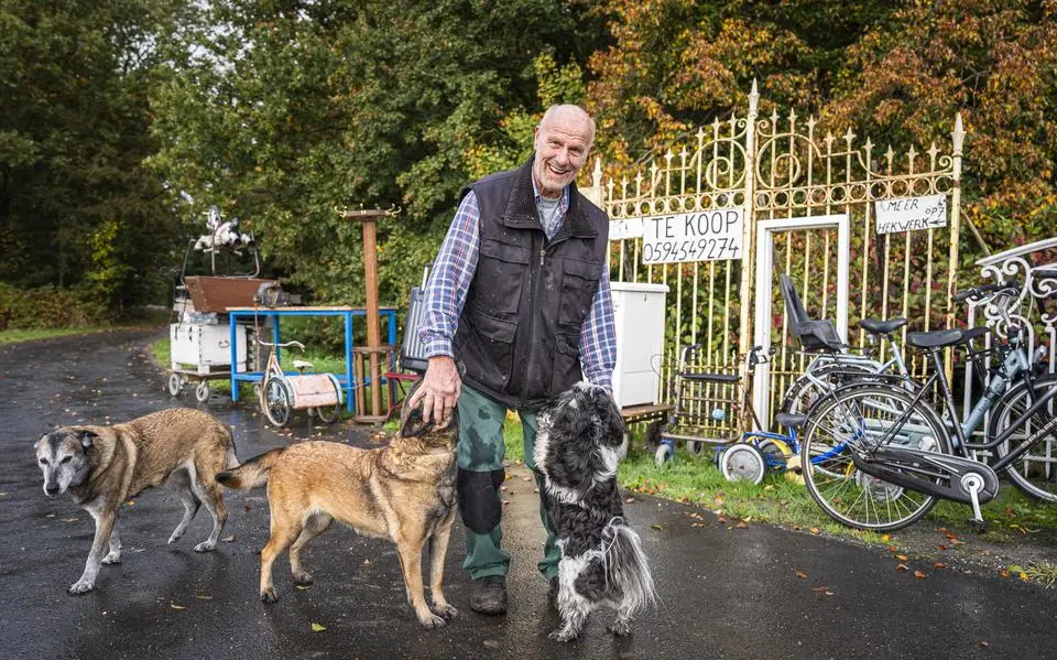 De A7 is zijn uithangbord. Handelaar Koen (79) uit Boerakker heeft Marktplaats niet nodig