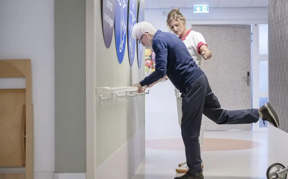 Verpleegkundigen Tineke en Karin trekken hun eigen plan in Dokkum (maar verwachten ook iets van Den Haag)