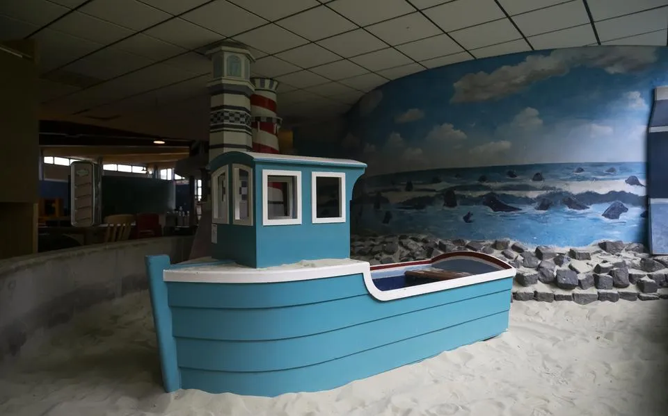 Inboedel van zeehondencentrum Pieterburen wordt geveild: ‘Het ruikt hier naar vis’