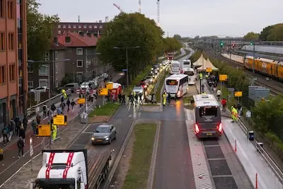 Vervangende NS-bussen tussen Tilburg en Den Bosch zorgen voor frustratie: ‘Ik zag toch nog verbaasde gezichten’