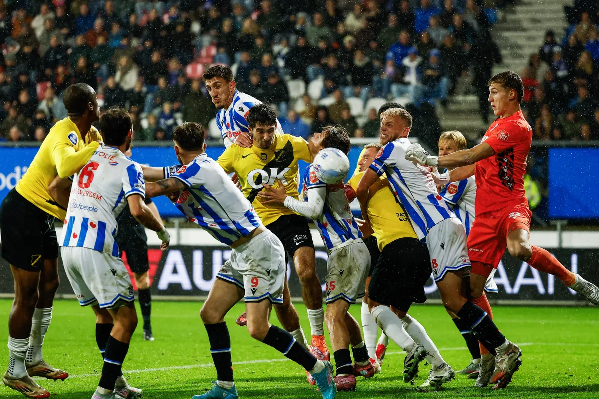 SC Heerenveen laat in kletsnat spektakelstuk overwinning door de vingers glippen