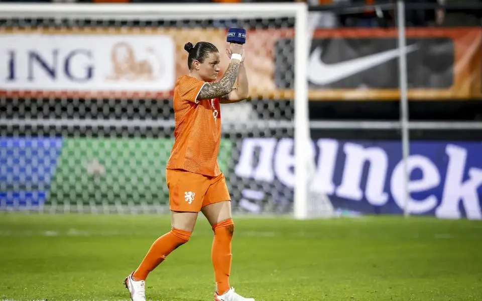 ‘Groot geworden door mijzelf te blijven.’ Zo nam Sherida Spitse na 19 jaar afscheid van Oranje