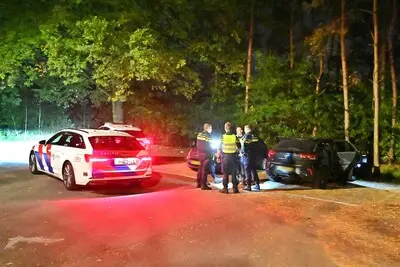 Politie achtervolgt gestolen auto op A2, verdachte opgepakt bij Leende