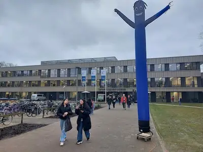 Mosterd na de maaltijd? Rechtszaak  over nieuwbouwplan van Eindhovense school (die al gebruikt wordt)