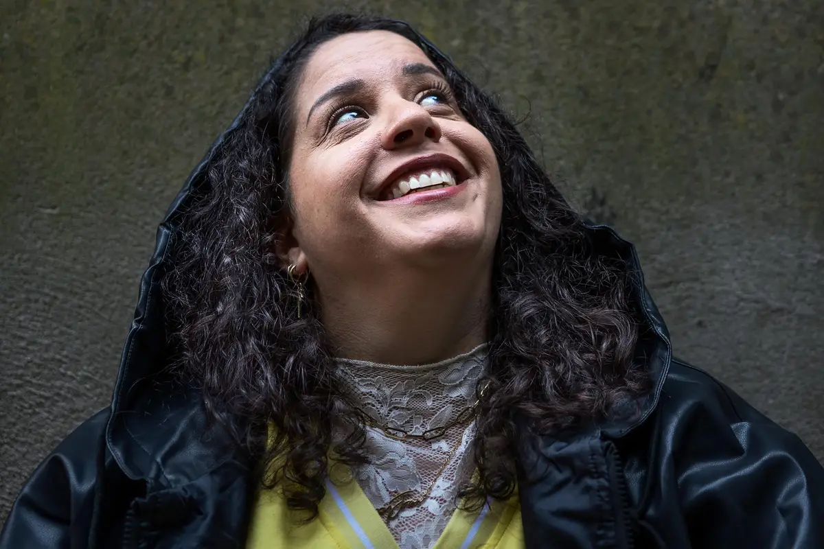 Groningse spoken-wordartiest Cissy Joan (39) bouwt met ‘Let’s get lyrical’ bruggen en overwint burn-out