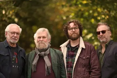 Mannen met Baarden speelt live in Veldhoven
