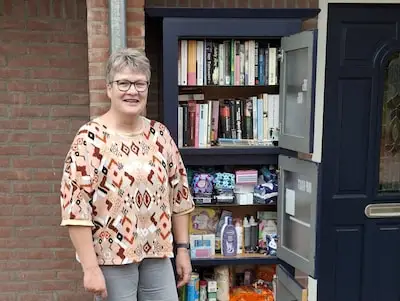 Liset uit Eersel maakt de buurt mooier met haar buurtkast: ‘Wordt door de buurt gevuld’