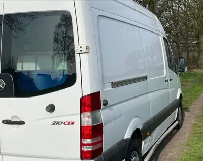 Drugslokbus start zoektocht in Maarheeze