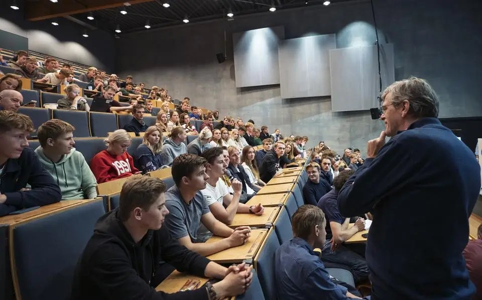 Boeren in spe discussiëren over de vraag waarom boeren boos zijn. ‘Ik deed zelf mee aan een demonstratie op de A7’