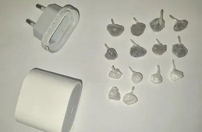 Dealer verstopt bolletjes met cocaïne en heroïne in adapter