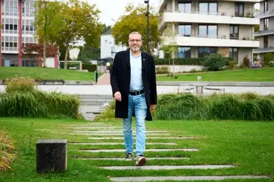 Erik de Vries wilde er als wethouder voor de mensen zijn: ‘Ik zag de wanhoop in de ogen van de slachtoffers’