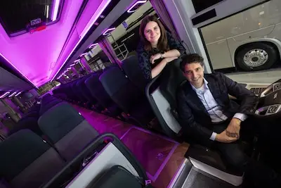 Nieuwe touringcar van VDL rijdt nog op diesel: 'In drie kwartier kun je geen elektrische bus opladen'