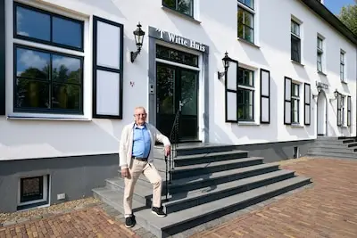 Door kanaal dat werd gegraven mocht heer van Croy de nu 200-jarige Vila Karelstein bouwen
