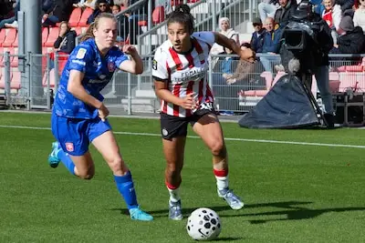PSV Vrouwen beleeft maar weer eens een déjà vu tegen van FC Twente: ‘Weer niet genoeg’