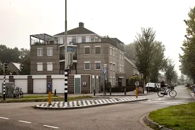 Geldropse bewoners dreigen hun terrasoverkappingen kwijt te raken: ‘We voelen ons als criminelen behandeld’