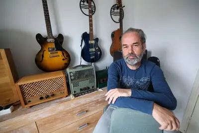 Gitaarversterkers uit ‘ouwe meuk’: Marc tovert vintage Philips-apparatuur weer tot leven