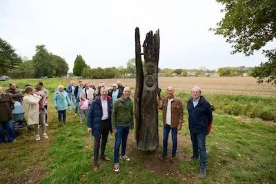 Eeuwenoud hout krijgt nieuw leven als kunstwerk in Veldhoven