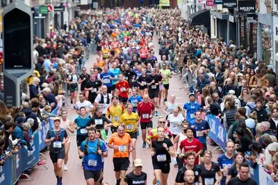Van start tot finish: de hele stad juicht mee met de marathon van Eindhoven