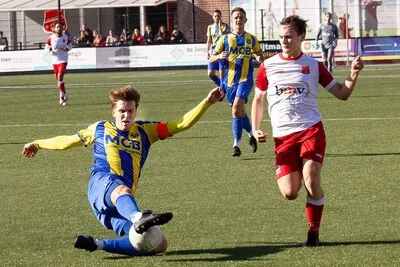Valkenswaard wint in Veldhoven, maar Jordy Maes kent pijnlijk weerzien met zijn Rood-Wit V.: ‘Het was heel ongelukkig’