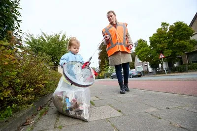 Een onbekende man in de tuin, een slapende zwerver onder een auto: in de Molenstraat is veel overlast, maar bewoners zijn wel trots op hun buurt