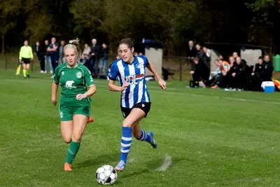 Bekerdroom FC Eindhoven Vrouwen spat ruw uiteen; ‘Met wat geluk waren er voor rust een paar ballen ingevlogen’