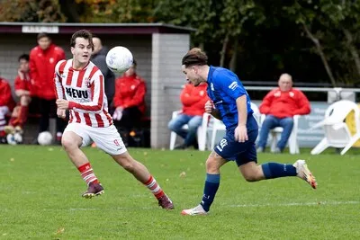 Dit zijn de uitslagen, doelpuntenmakers en wedstrijdverslagen van het amateurvoetbal op zondag