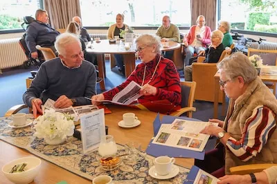 Hoe een kleine buurtactiviteit uitgroeit tot een bewaarkrant over Vlokhoven