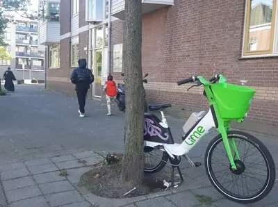 Deelfietsen van Lime in Tilburg: Check start binnenkort met deelscooters