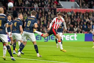 LIVE | PSV start dominant tegen Go Ahead Eagles en loert op eerste mogelijkheden
