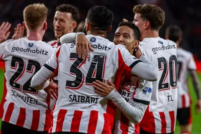 LIVE eredivisie | Invaller Pepi gooit duel in het slot, Sierhuis pegelt uit het niets heerlijk raak namens Fortuna