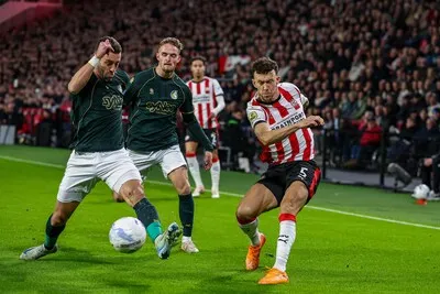LIVE eredivisie | Eerste kansen voor PSV in thuisduel met Fortuna, Saibari heeft vizier nog niet op scherp