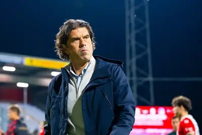 Vreest Verberne voor zijn plek bij FC Eindhoven? ‘Bij een grotere club zou die beslissing misschien eerder genomen zijn’