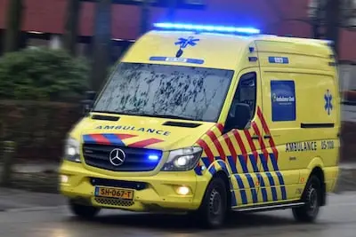 Ambulance met spoed naar Torenpad in Boskoop