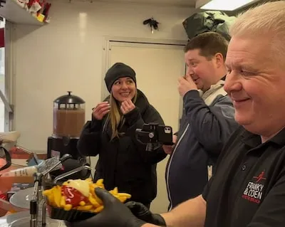Frietbakker Franky had zijn Oekraïense vrienden woensdag nog aan de telefoon: ‘Hun overlijden is niet te bevatten’