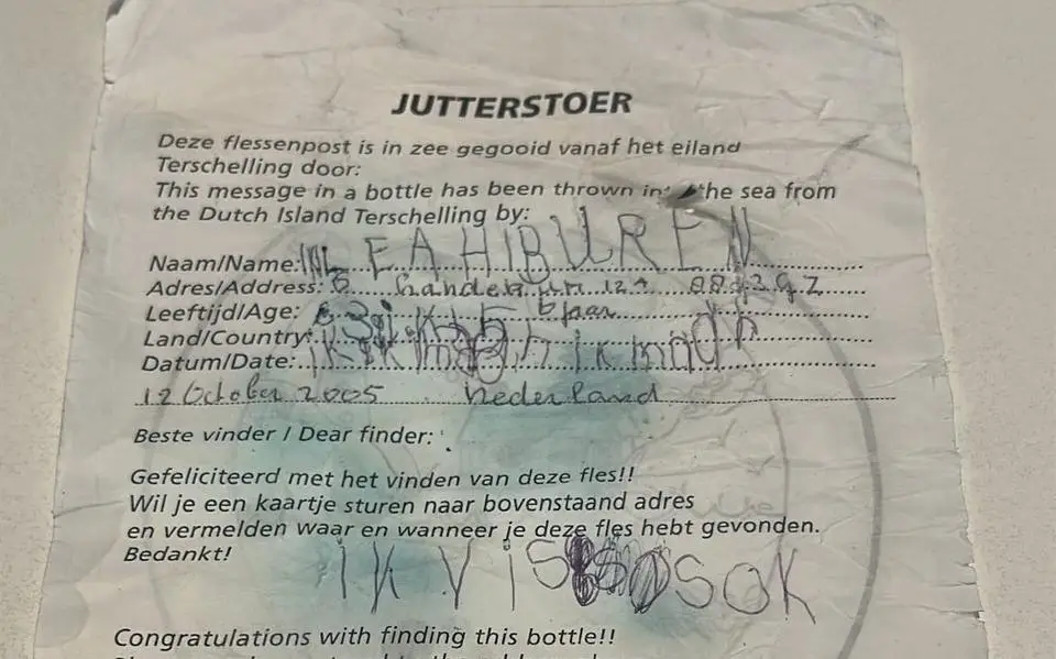 Terschellinger flessenpost duikt na twintig jaar op Deens strand op