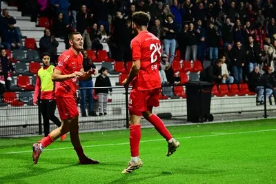 Bajrami schakelt moeiteloos over van Zwitsers beloftenelftal naar Helmond Sport: ‘Trainer liet mijn doelpunt zien’