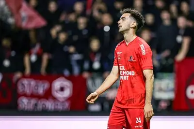 LIVE | Pijnlijke tik voor Helmond Sport: thuisploeg op achterstand tegen PEC