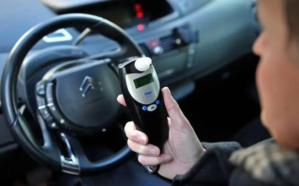 Stienser (42) rijdt onder invloed en is rijbewijs kwijt