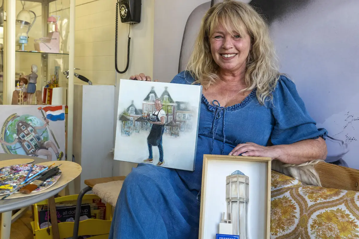 Franeker kapster Gerrie Tiemersma-Tiedema is creatief met schaar èn penseel: ‘Ik zet mijn hersenspinsels op doek’