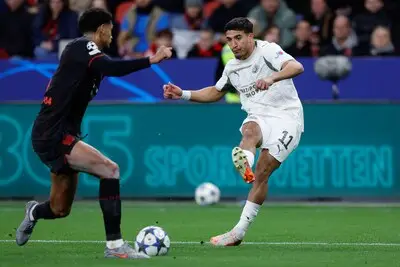 LIVE | PSV-trainer Peter Bosz puzzelt flink met zijn opstelling tegen PEC Zwolle: basisplaats voor Driouech