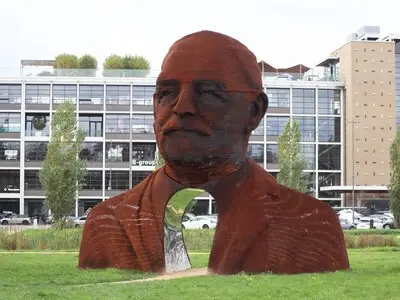 ‘Mooie buste, jammer van het standaardje’