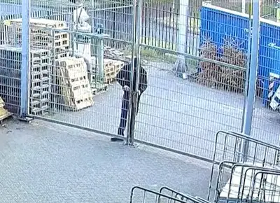 Man en vrouw halen 21 gasflessen met een waarde van 1500 euro weg bij Tilburgse bouwmarkt