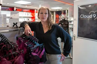 Marieke start eigen erotiekwinkel in Tilburg: 'Dat beetje taboe doorbreken kan juist in de winkel'