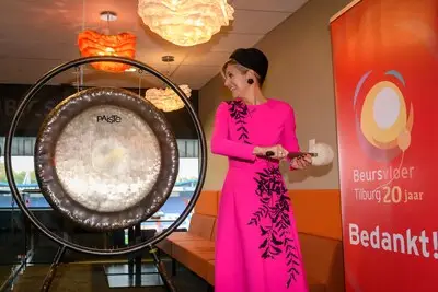 Koningin Máxima geeft extra energie aan jubileumeditie van Beursvloer: ‘En wat ziet ze er mooi uit...’
