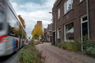 Slapen met de ramen dicht en een dikke laag fijnstof: bewoners Ringbaan-West zien versmalling juist als dé oplossing