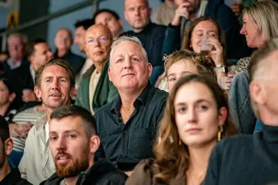 ‘Bad boy’ Sjon Wynia (50) is even terug in Tilburg: ‘Ik ging echt niet als een sloopkogel door de competitie’