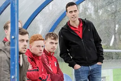 Dit zijn de uitslagen, doelpuntenmakers en wedstrijdverslagen van het amateurvoetbal op zondag