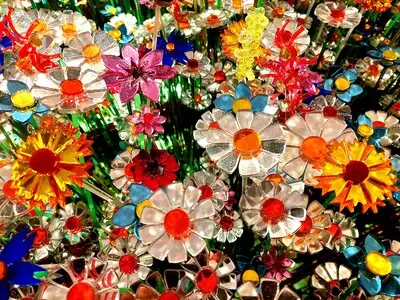 LIVE Dutch Design Week | Een zee van bloemen en een mini-Graduation Show: ontdek je buiten de hoofdlocaties