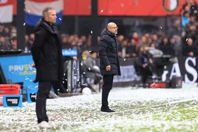 Verbazing om ‘snipperdag’ in De Kuip bij Feyenoord-PSV: ‘Het was op de bank al spekglad’