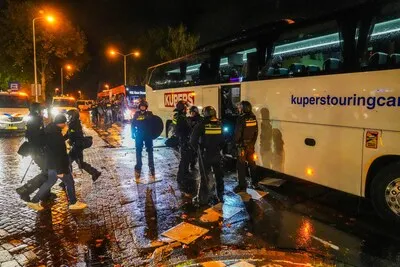 Mag een agent zomaar een bus (of mijn fiets of auto) meenemen voor een spoedgeval?